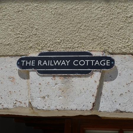 The Railway Cottage - Characterful And Comfortable Holiday Cottage Piégut-Pluviers Exterior foto